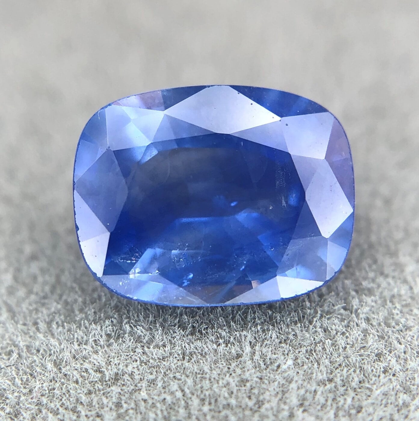 宅配便配送 1.44ct Cushion Sapphire Cut Mixed 画材